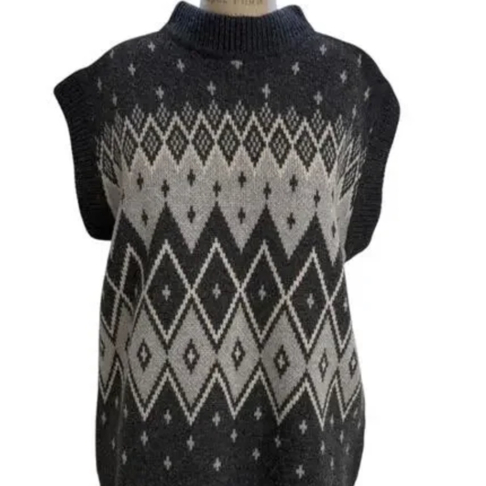 Co Fair Isle Sweater Vest Size Small Oversized Gray Knit 100% Wool